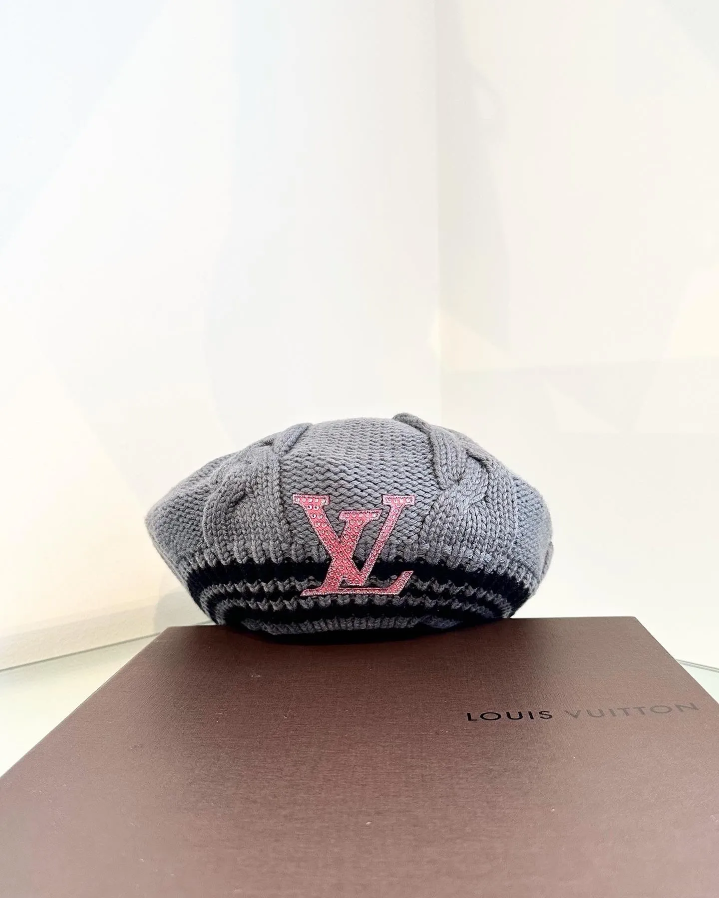 LOUIS VUITTON Logo Colombia Cable Knit Wool Beret