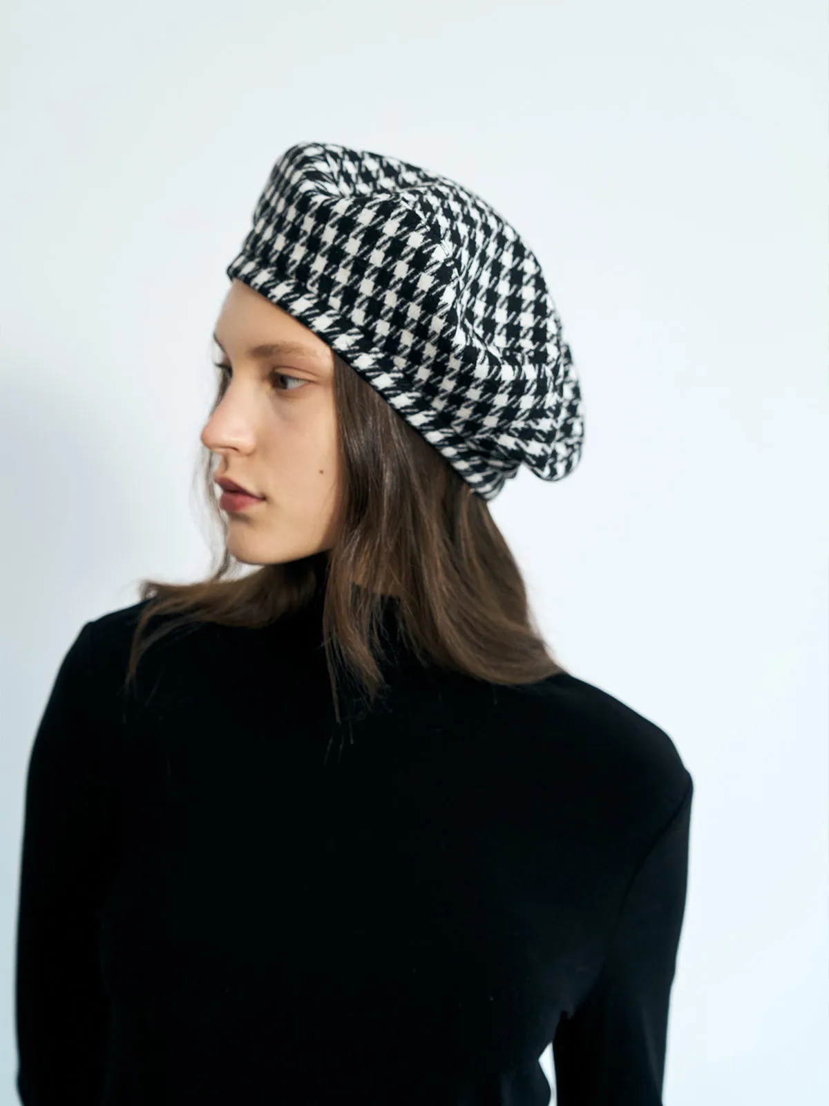 "Houndstooth" Beret Hat - Black & White