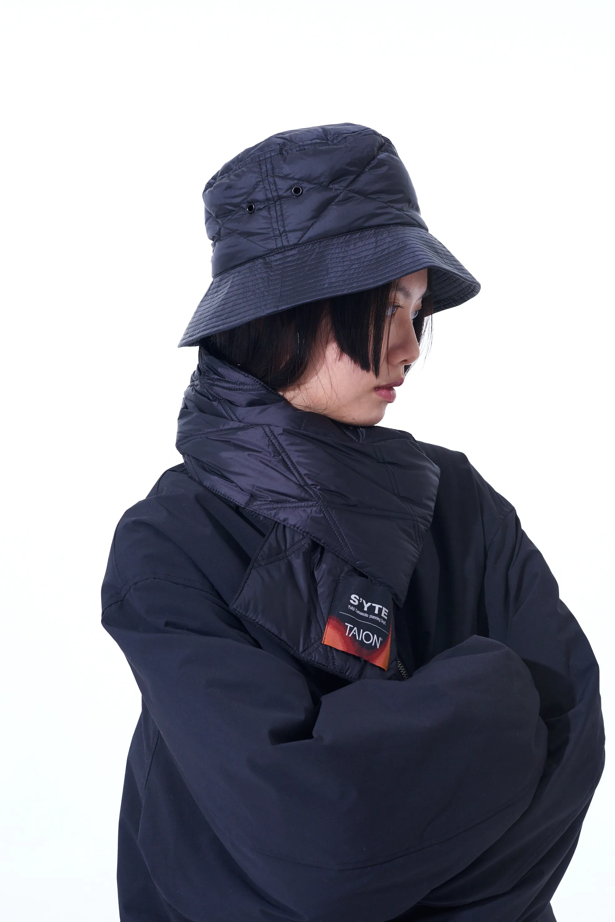 【S'YTE x TAION】Collaboration Collection QUILTED DOWN SCARF